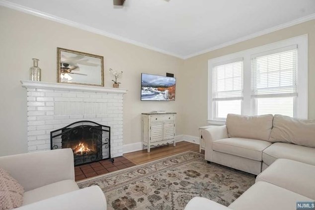 33 Garfield Pl, Rutherford NJ  07070-2455 exterior