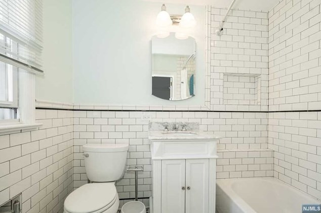 33 Garfield Pl, Rutherford NJ  07070-2455 exterior