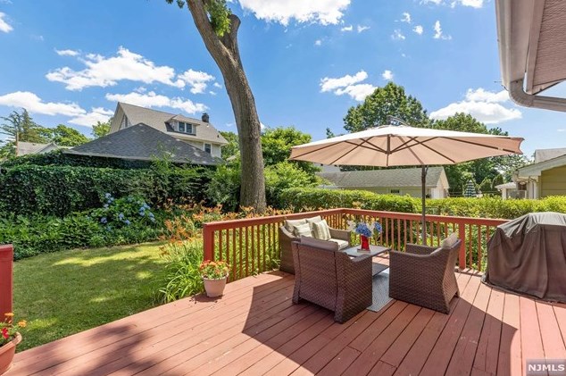 105 Daniel Ave, Rutherford NJ 07070-2718 exterior