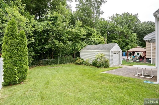 42 Washington Ave, Elmwood Park NJ  07407-2804 exterior