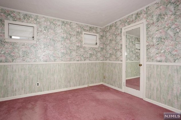 42 Washington Ave, Elmwood Park NJ  07407-2804 exterior