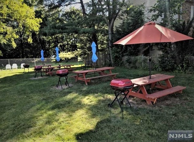 605 Grove St, Clifton NJ  07013-3818 exterior