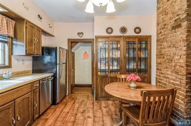 69 Central Ave, Hillsdale NJ  07642-2113 exterior