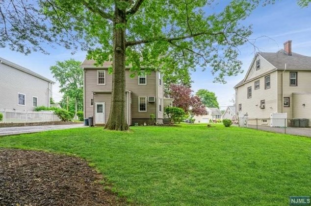 69 Central Ave, Hillsdale NJ  07642-2113 exterior