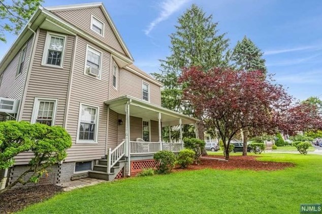 69 Central Ave, Hillsdale NJ  07642-2113 exterior