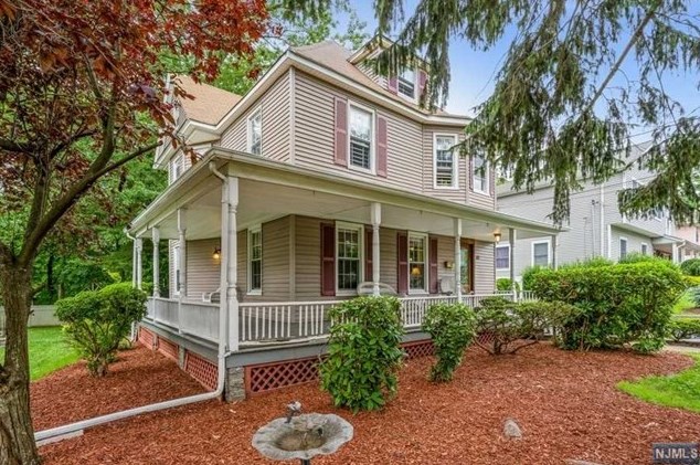 69 Central Ave, Hillsdale NJ  07642-2113 exterior
