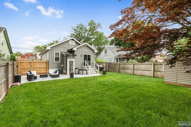 708 Tiffany Ave, Westwood NJ  07675-6306 exterior