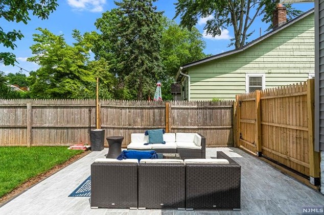 708 Tiffany Ave, Westwood NJ  07675-6306 exterior