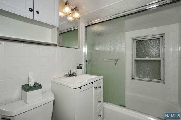 111 Berkeley Ave, Westwood NJ  07675-1804 exterior