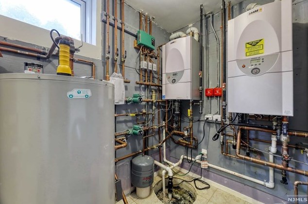 58 Wagner Ave, Wallington NJ  07057-1639 exterior