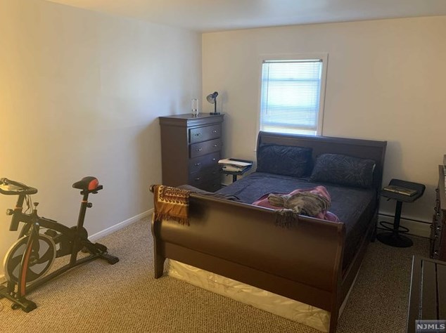 36 Marshall Ave, Little Ferry NJ 07643-1822 exterior