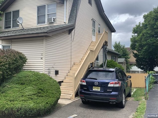 36 Marshall Ave, Little Ferry NJ 07643-1822 exterior