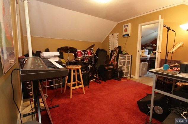 48 Pierce Ave, Midland Pk NJ 07432-1824 exterior