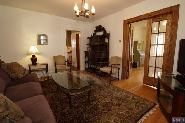 48 Pierce Ave, Midland Pk NJ 07432-1824 exterior