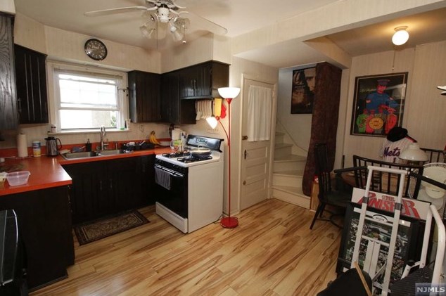 48 Pierce Ave, Midland Pk NJ 07432-1824 exterior