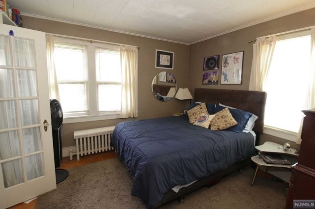 48 Pierce Ave, Midland Pk NJ 07432-1824 exterior