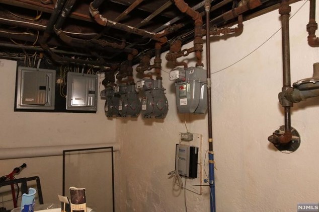 48 Pierce Ave, Midland Pk NJ 07432-1824 exterior