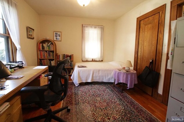 48 Pierce Ave, Midland Pk NJ 07432-1824 exterior