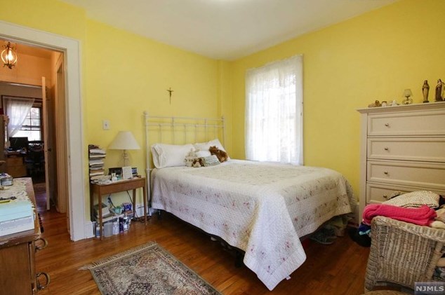 48 Pierce Ave, Midland Pk NJ 07432-1824 exterior