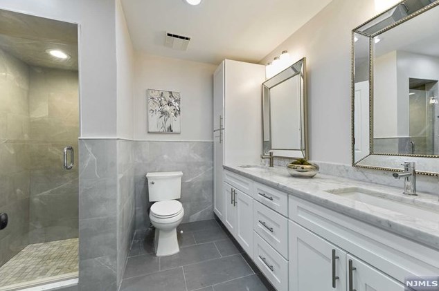 16 Greenbrook Rd, West Caldwell NJ  07006-4320 exterior
