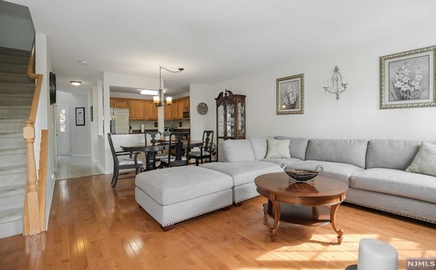 55 Mountainside Dr, Pompton Lakes NJ  07442-1763 exterior