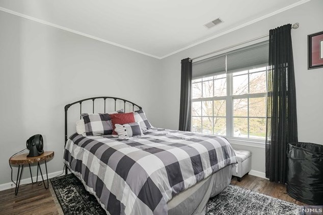 55 Mountainside Dr, Pompton Lakes NJ  07442-1763 exterior