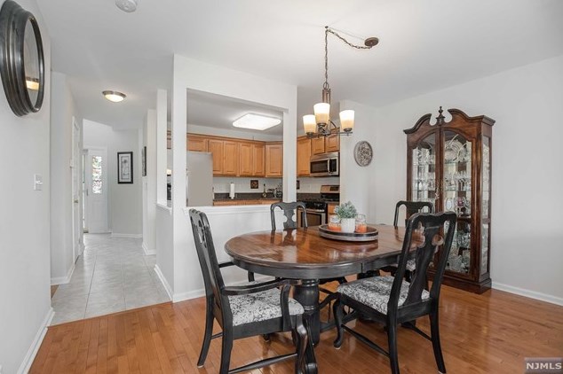 55 Mountainside Dr, Pompton Lakes NJ  07442-1763 exterior