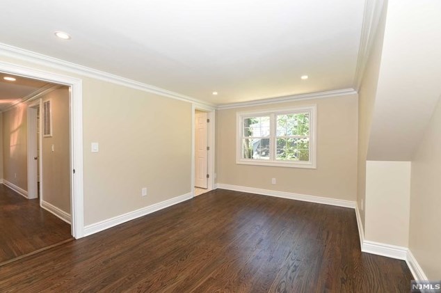 411 Sicomac Ave, Wyckoff NJ  07481-1716 exterior