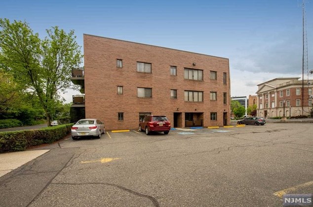 279 Clark St, Hackensack NJ  07601-1012 exterior