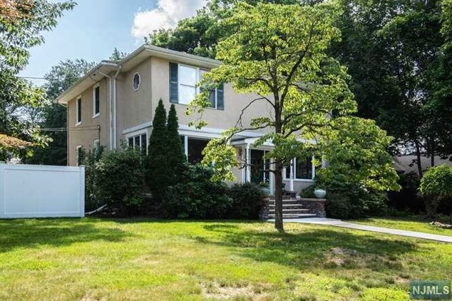 165 Ridge Ave, Park Ridge NJ  07656-1602 exterior