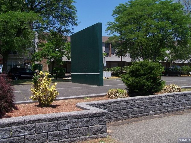 2195 Central Rd, West Fort Lee NJ  07024-7500 exterior