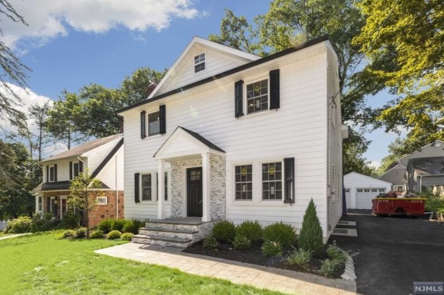 47 Wyckoff Ave, Wyckoff NJ  07481-3101 exterior