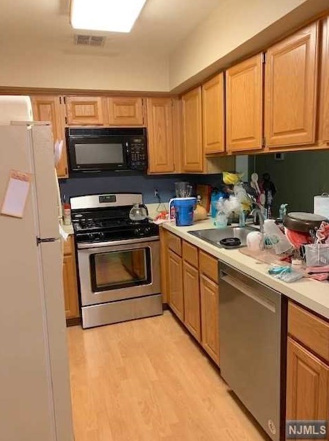 60 Stonyridge Dr, Lincoln Park, NJ 07035