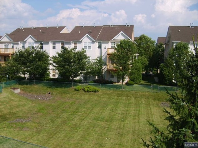 165 George Russell Way, Clifton NJ  07013-2677 exterior