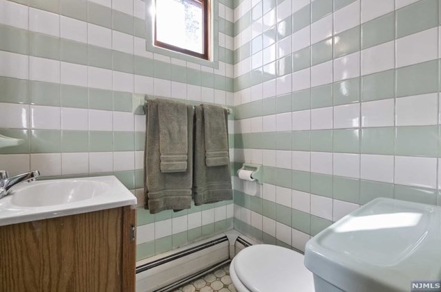 36 Addison Ave, Rutherford NJ  07070-2324 exterior