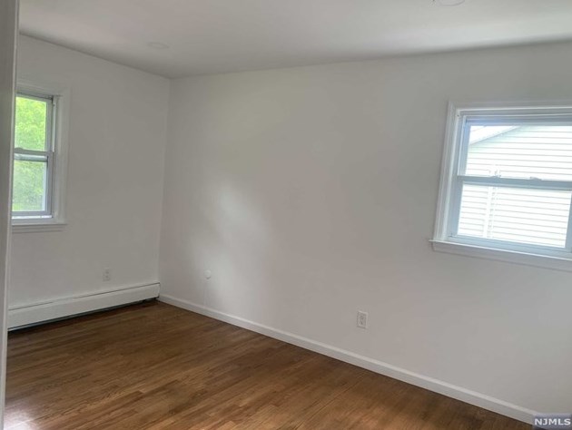 36 Knox Pl, Paramus NJ  07652-2611 exterior