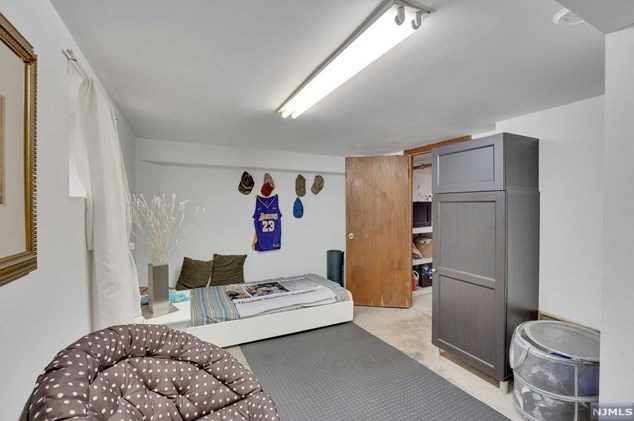 45 Broad St, Bergenfield NJ 07621-3003 exterior