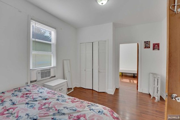 45 Broad St, Bergenfield NJ 07621-3003 exterior