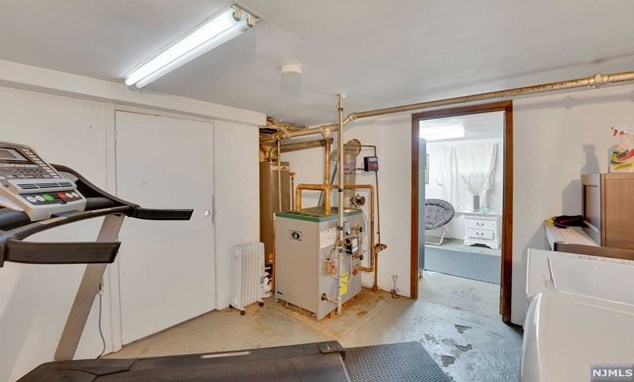 45 Broad St, Bergenfield NJ 07621-3003 exterior