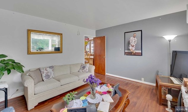 45 Broad St, Bergenfield NJ 07621-3003 exterior