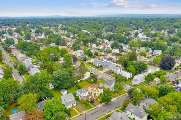 45 Broad St, Bergenfield NJ 07621-3003 exterior