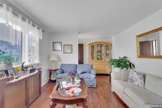 45 Broad St, Bergenfield NJ 07621-3003 exterior