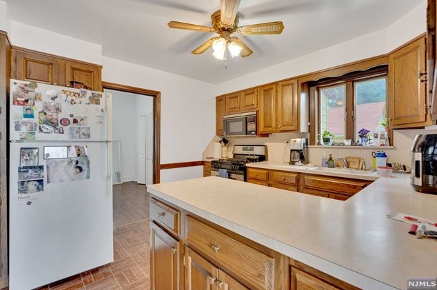 45 Broad St, Bergenfield NJ 07621-3003 exterior