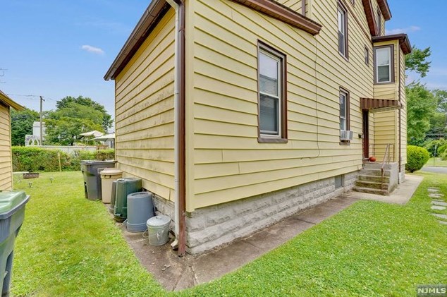 45 Broad St, Bergenfield NJ 07621-3003 exterior