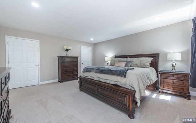 49 Martha Pl, Oakland NJ  07436-1603 exterior