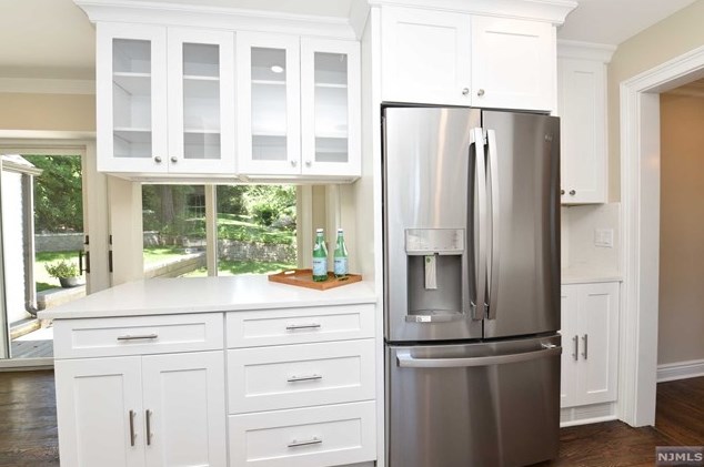 411 Sicomac Ave, Wyckoff NJ  07481-1716 exterior