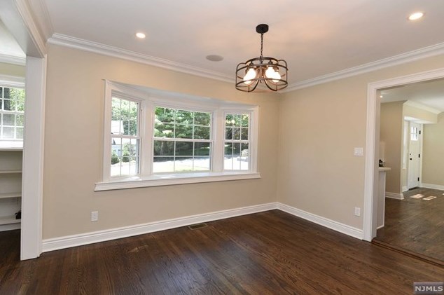 411 Sicomac Ave, Wyckoff NJ  07481-1716 exterior
