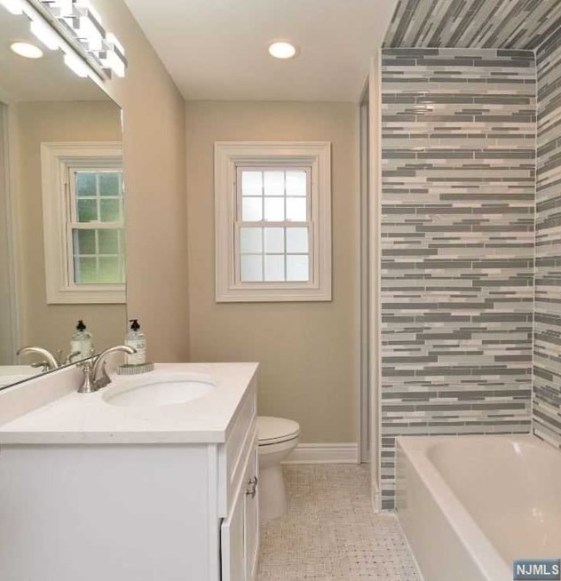 411 Sicomac Ave, Wyckoff NJ  07481-1716 exterior