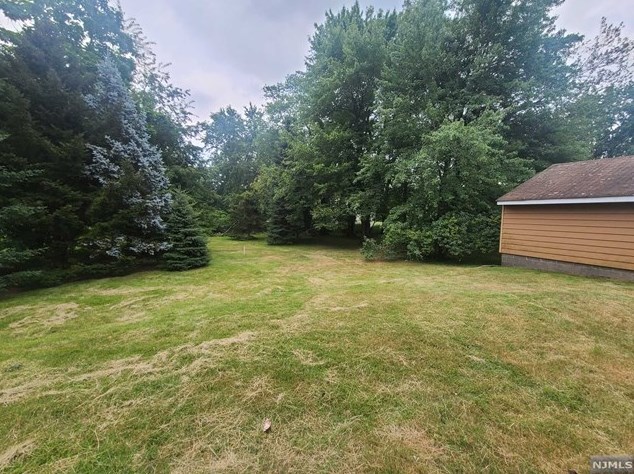 25 Smith St, Waldwick NJ  07463-1612 exterior