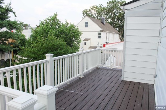 163 Hayward Pl, Wallington NJ  07057-1117 exterior